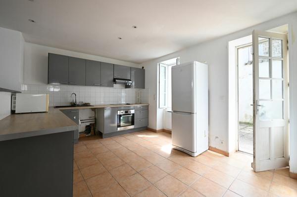 Maison à vendre    6 pièces •  Saint-Clément-des-Baleines