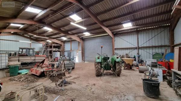Achat - Garage et parking Callac 22160 350 m 2 2276 m 2