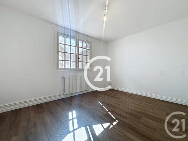 Maison à vendre  5 pièces - 145,50 m 2   ST LAURENT DE COGNAC  - 16