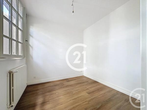 Maison à vendre  5 pièces - 145,50 m 2   ST LAURENT DE COGNAC  - 16