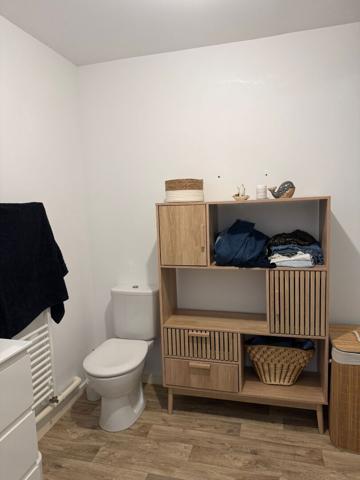 17200 ROYAN Appartement F2 meublé 1er étage - ROYAN, 42.60 m2, proche collège H.Dunant,