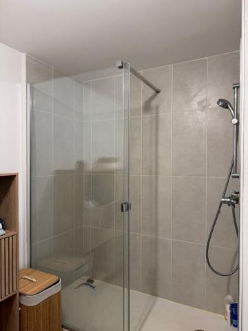 17200 ROYAN Appartement F2 meublé 1er étage - ROYAN, 42.60 m2, proche collège H.Dunant,