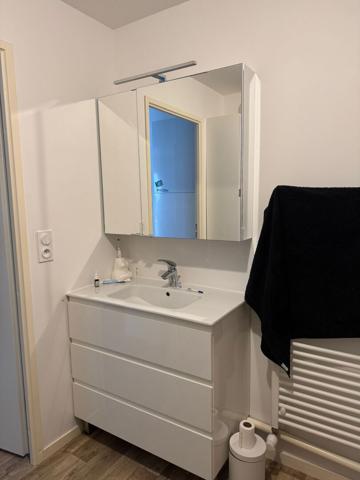 17200 ROYAN Appartement F2 meublé 1er étage - ROYAN, 42.60 m2, proche collège H.Dunant,