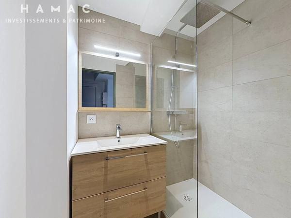 Appartement refait à neuf 3 pièces à La Tour-de-Salvagny DPE C - climatisation - balcon - cellier parking