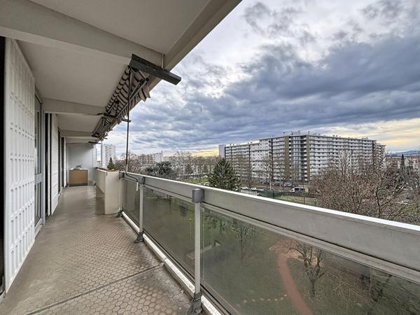 Appartement Lyon 5 pièces lumineux et au calme avec vue dégagée