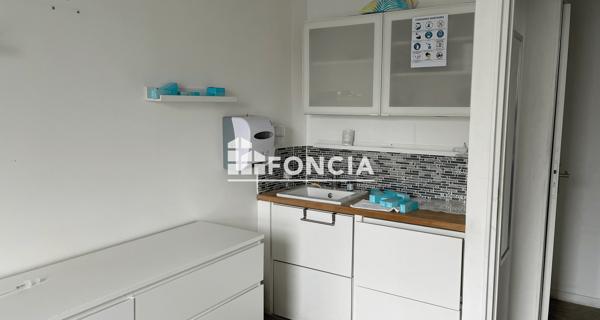 Location Local commercial 1 pièce 35 m² - Bouray-sur-juine 91850