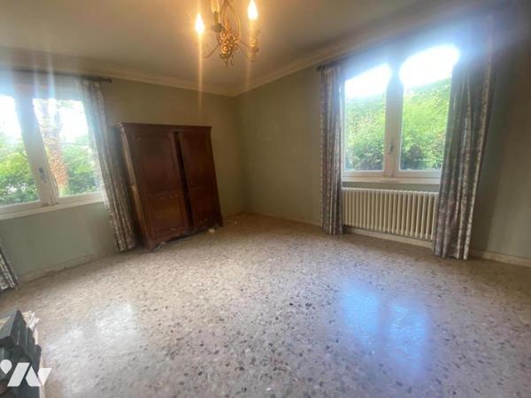 SAINT JUST SAINT RAMBERT  ✨ Maison d’architecte des années 60 – Grand terrain arboré – Fort potent…