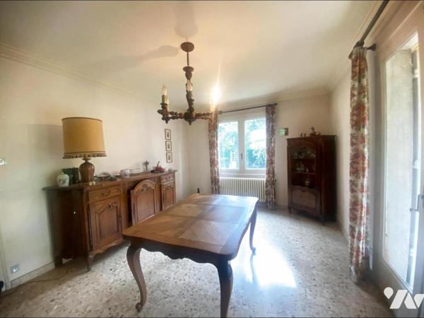 SAINT JUST SAINT RAMBERT  ✨ Maison d’architecte des années 60 – Grand terrain arboré – Fort potent…