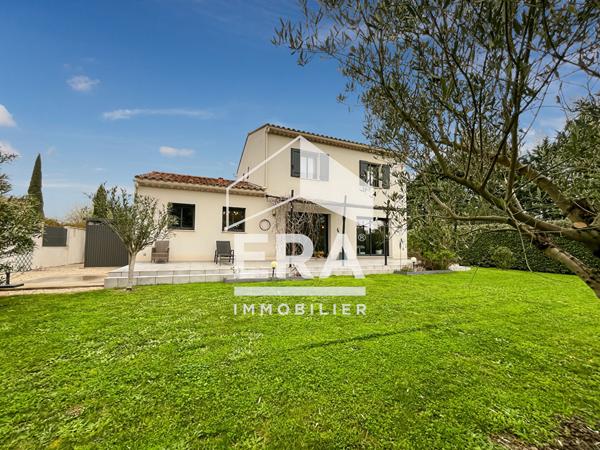 Maison familiale lumineuse, 4 chambres, 785m2 de terrain