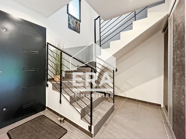 Maison familiale lumineuse, 4 chambres, 785m2 de terrain