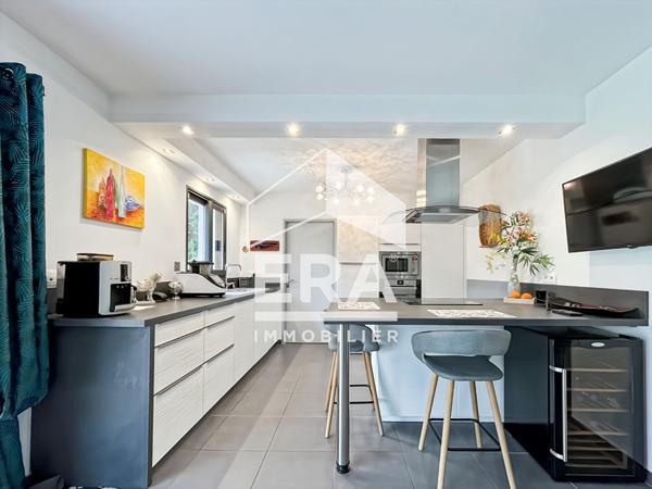 Maison familiale lumineuse, 4 chambres, 785m2 de terrain