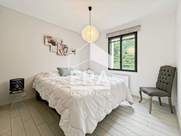 Maison familiale lumineuse, 4 chambres, 785m2 de terrain