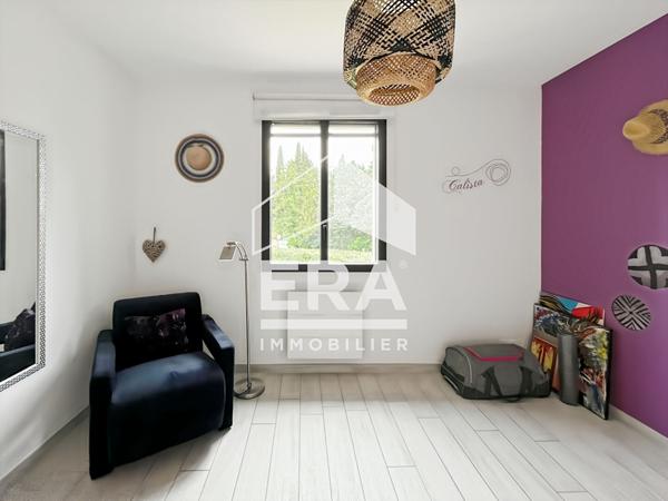 Maison familiale lumineuse, 4 chambres, 785m2 de terrain