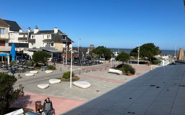 Immeuble à vendre    5 pièces • 90 m2 Ouistreham