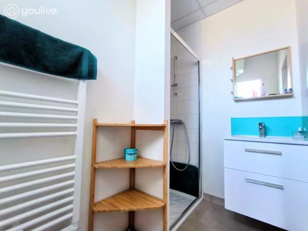 RARE LOCAL PROFESSIONNEL CLÉ EN MAIN – 4 BUREAUX – PMR – PARKING – AUCUN TRAVAUX