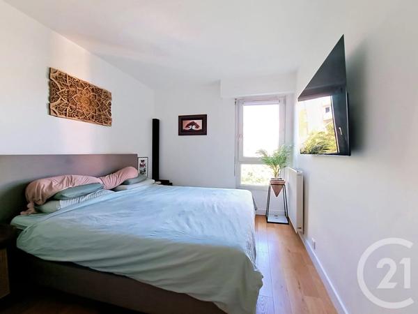 Appartement F4 à vendre  4 pièces - 76,80 m 2   CRETEIL  - 94