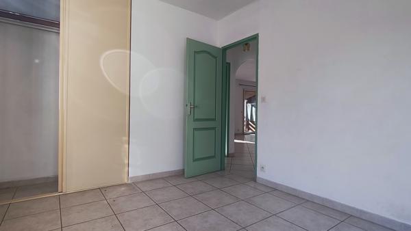 Maison avec jardin paysagé, terrasses et piscine –  Alès (30100)