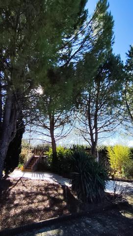 Maison avec jardin paysagé, terrasses et piscine –  Alès (30100)