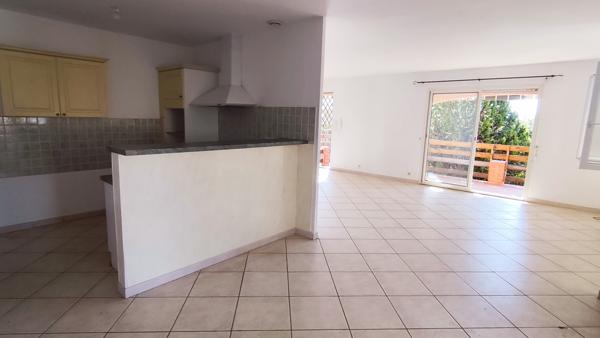 Maison avec jardin paysagé, terrasses et piscine –  Alès (30100)