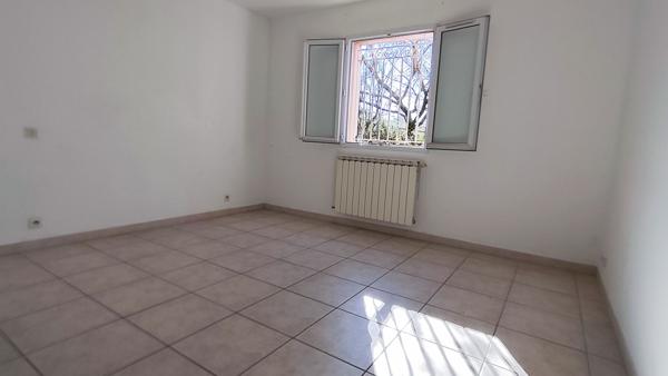 Maison avec jardin paysagé, terrasses et piscine –  Alès (30100)