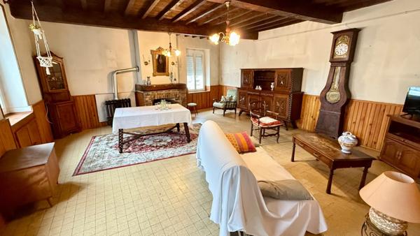 Tarbes périphérie, village dynamique Maison de village à rénover idéale grande famille ou investisseurs.