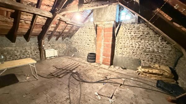 Tarbes périphérie, village dynamique Maison de village à rénover idéale grande famille ou investisseurs.