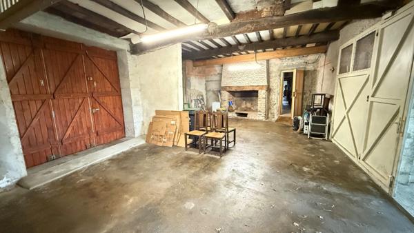 Tarbes périphérie, village dynamique Maison de village à rénover idéale grande famille ou investisseurs.