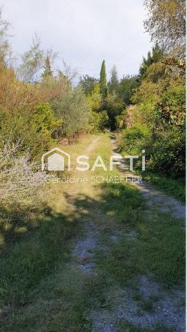 Mas en pierre de 240 m2 , jardin de 2430m2, Véranda, Garages