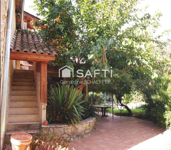 Mas en pierre de 240 m2 , jardin de 2430m2, Véranda, Garages