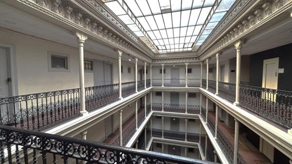 Appartement Aix Les Bains 1 pièce 36 m2 au sein d'un ancien palace majestueux en centre-ville