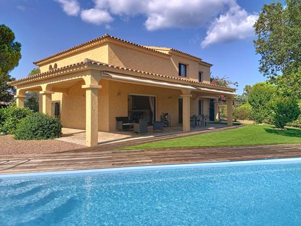 Maison à vendre  6 pièces - 233,79 m2 LECCI - 201