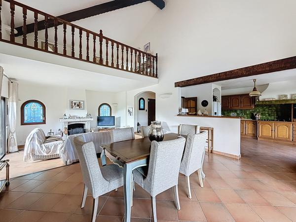 Maison à vendre  6 pièces - 233,79 m2 LECCI - 201