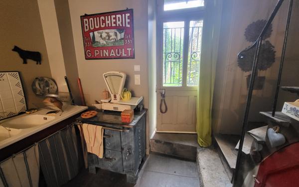 Maison à vendre    2 pièces •  Arnac-la-Poste