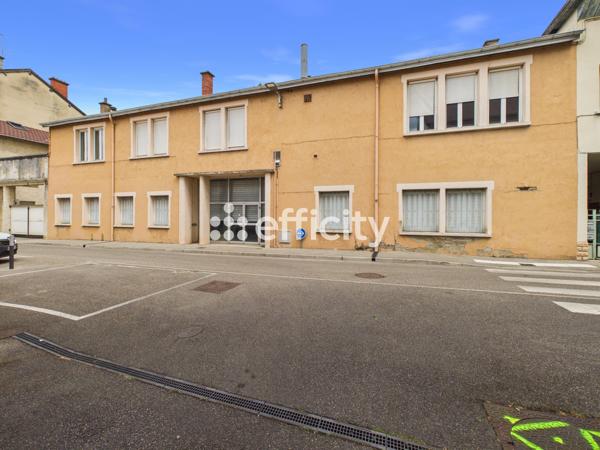 Immeuble
         20 pièces
        - 655 m² Exclusivité 499 000 € *