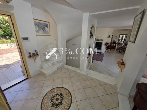 Villa 6 pièce(s) 4 chambre(s) 225 m²