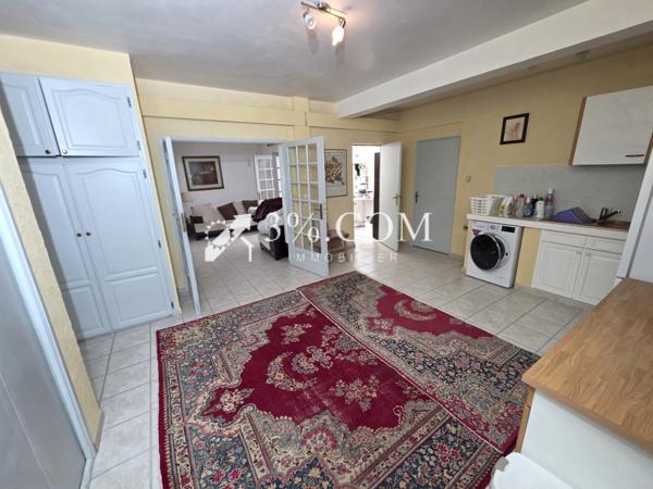 Villa 6 pièce(s) 4 chambre(s) 225 m²
