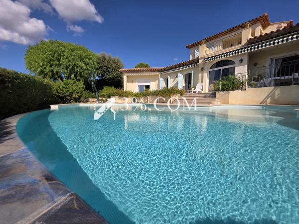 Villa 6 pièce(s) 4 chambre(s) 225 m²