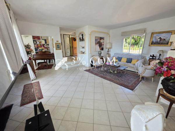 Villa 6 pièce(s) 4 chambre(s) 225 m²