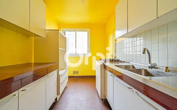 Appartement à vendre    3 pièces • 75,34 m2 Paris 11