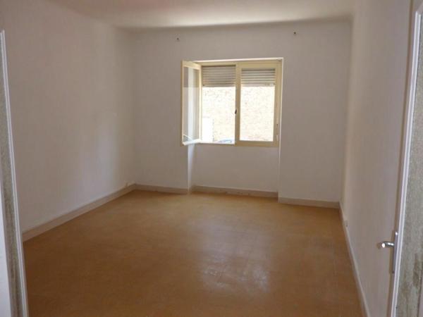 Appartement à louer    2 pièces •  Nîmes