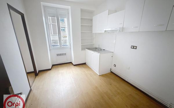 Appartement à vendre    6 pièces • 118 m2 Bizanos