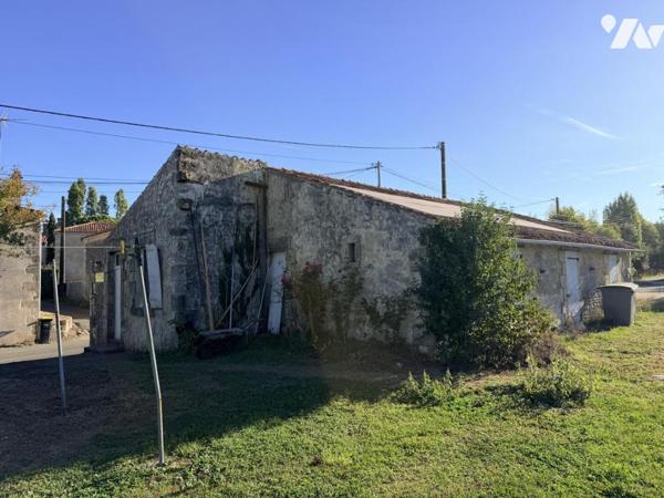 Maison ancienne à réhabiliter – beaux volumes, dépendances et terrain de 1 906 m²