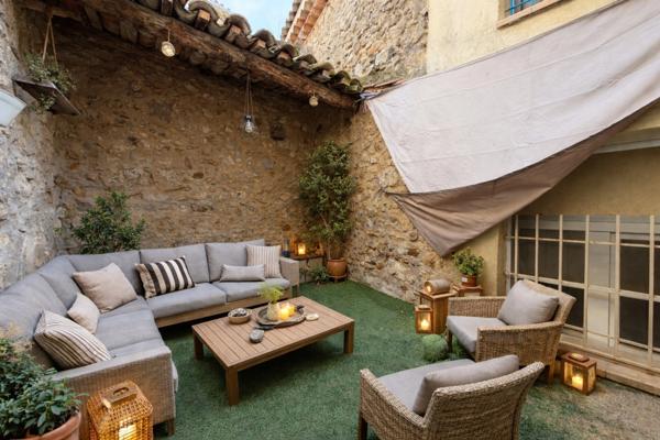 Maison à vendre 5 pièces MALLEMORT (13) plus une dépendance et une cour privative.