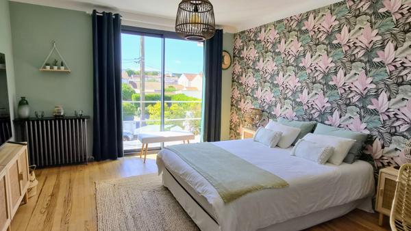 LA ROCHELLE – Élégante maison familiale rénovée à proximité du centre-ville