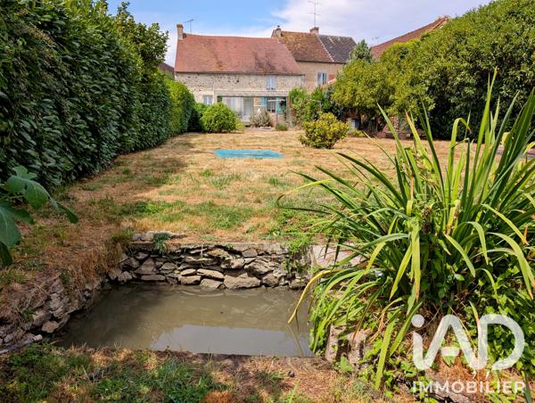 Maison à vendre 4 pièces 136 m² Saint-Denis-de-Jouhet