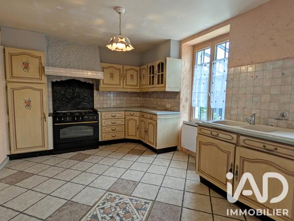 Maison à vendre 4 pièces 136 m² Saint-Denis-de-Jouhet