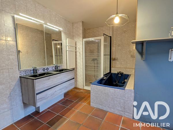 Maison à vendre 4 pièces 136 m² Saint-Denis-de-Jouhet