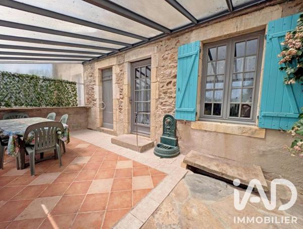 Maison à vendre 4 pièces 136 m² Saint-Denis-de-Jouhet