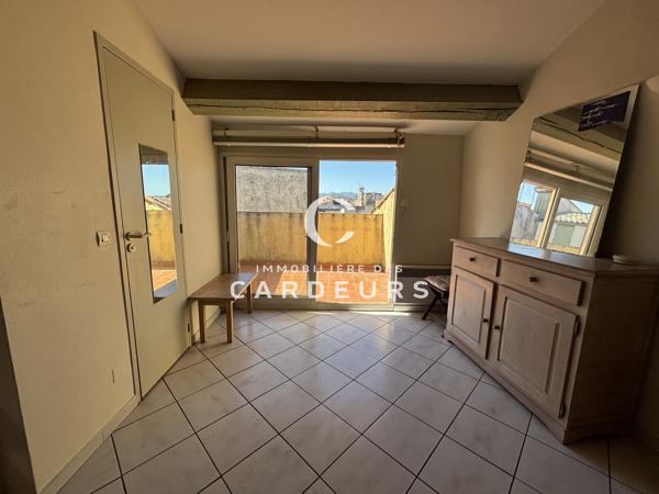 Studio
                                                                                                                                                                                                                                                                                                                        1 pièce(s)                                                                                                                                                                                                                                                                                                                              20  m²