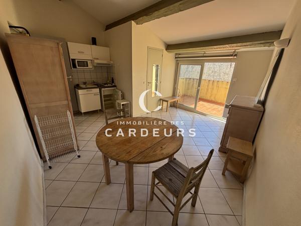 Studio
                                                                                                                                                                                                                                                                                                                        1 pièce(s)                                                                                                                                                                                                                                                                                                                              20  m²